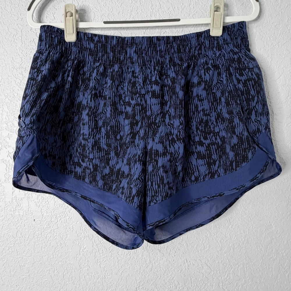 Athleta Mesh Racer Run 4" Short Blue Black Wave Print Athletic Shortsโ Womens M